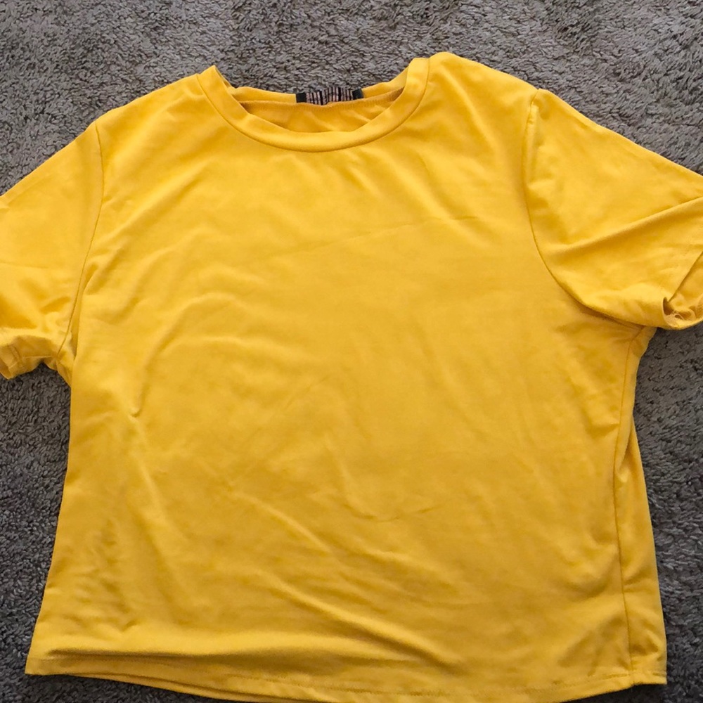 Yellow slightly cropped t-shirt